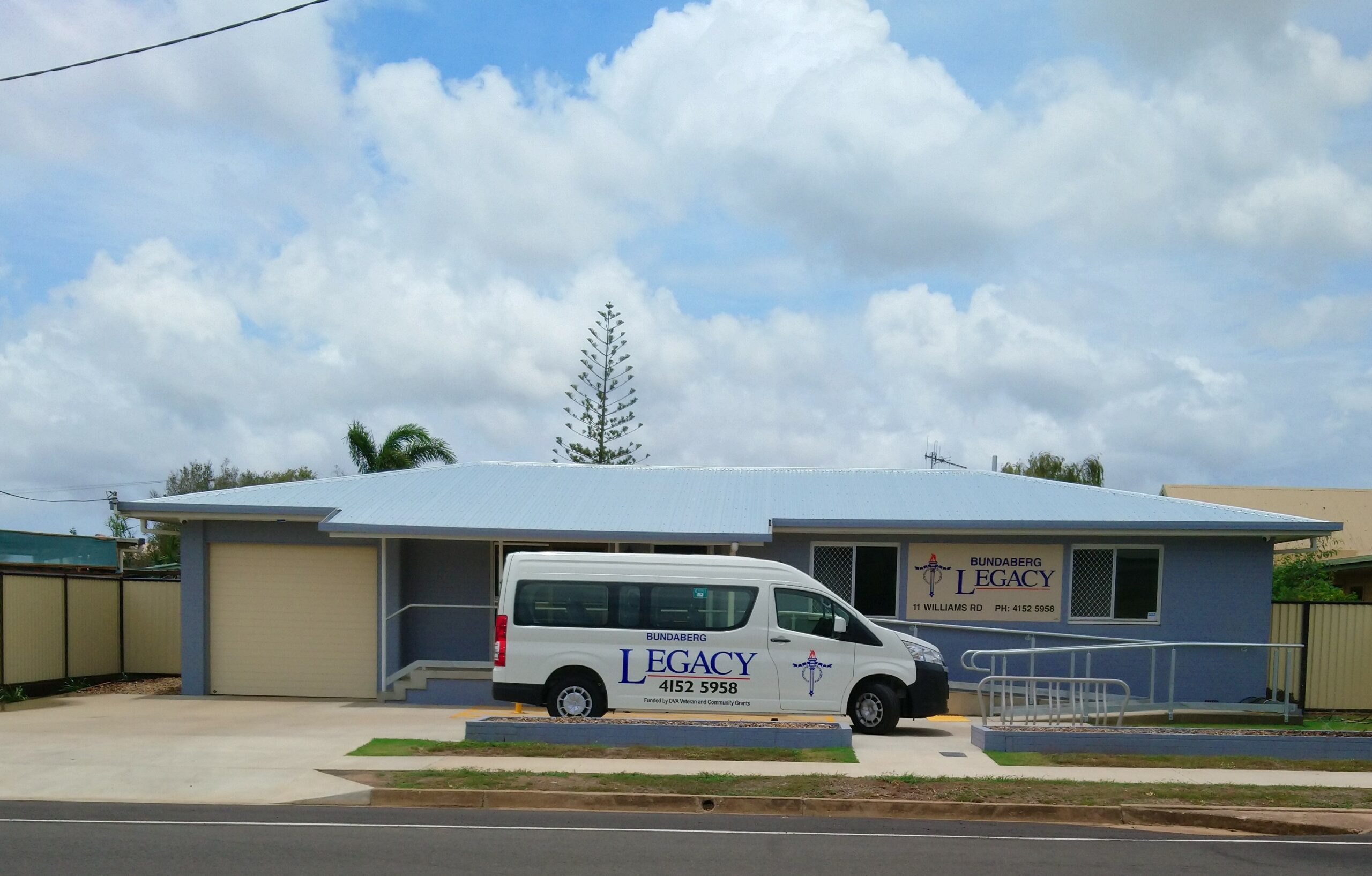 News_Contacts_Bus