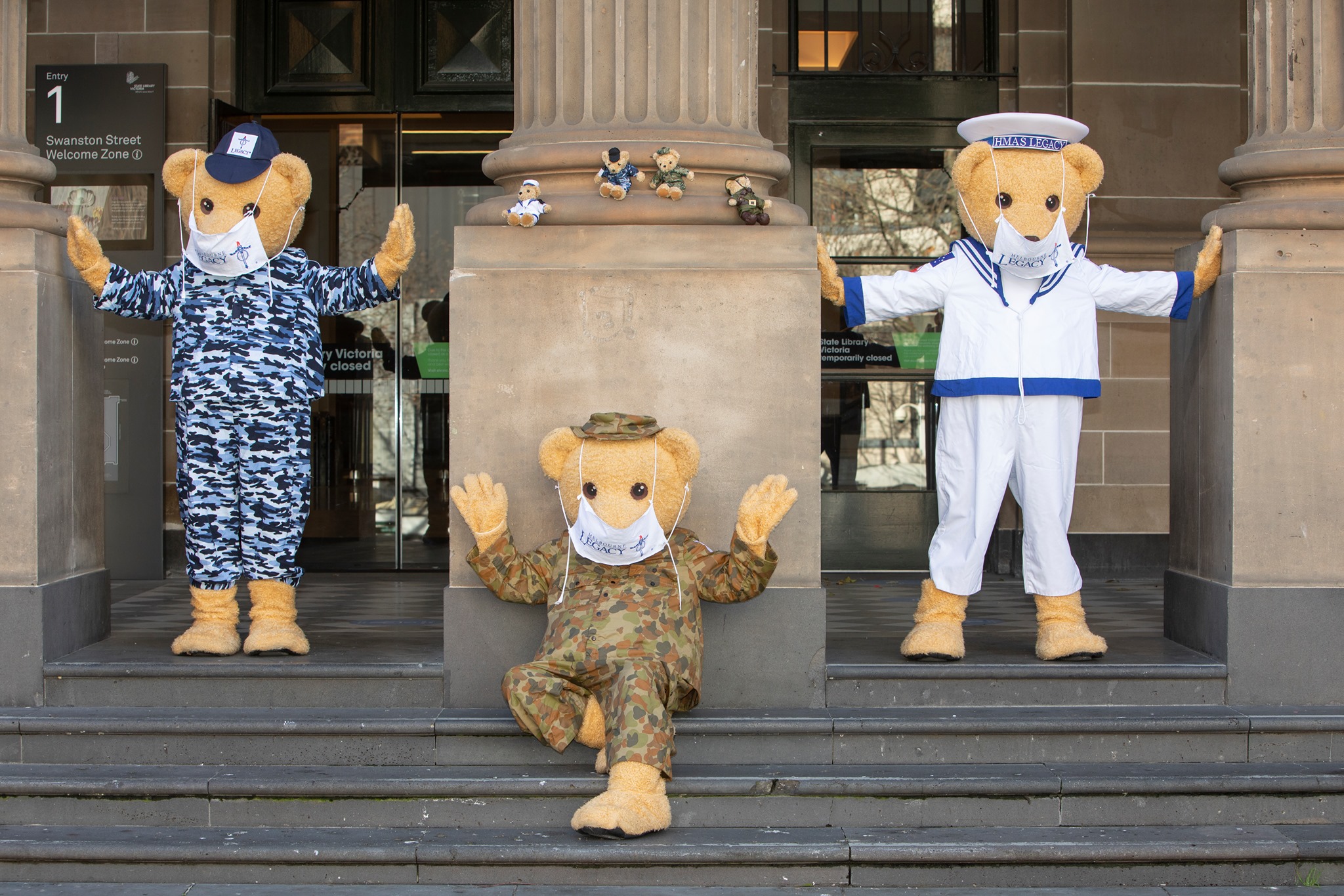 Melbourne_legacy_bears_masks