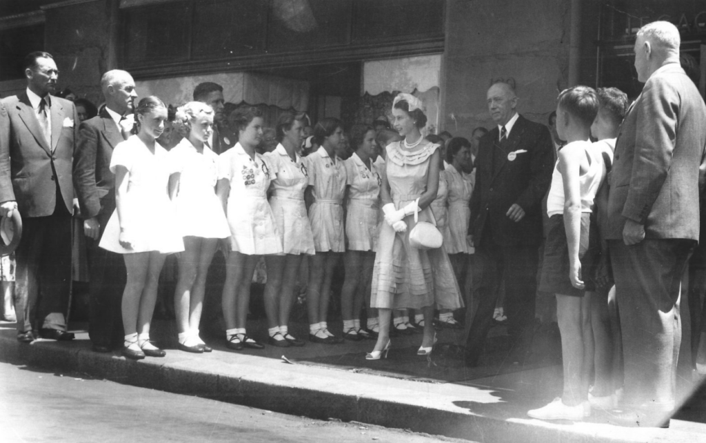 Queen Elizabeth at Castlereagh Street